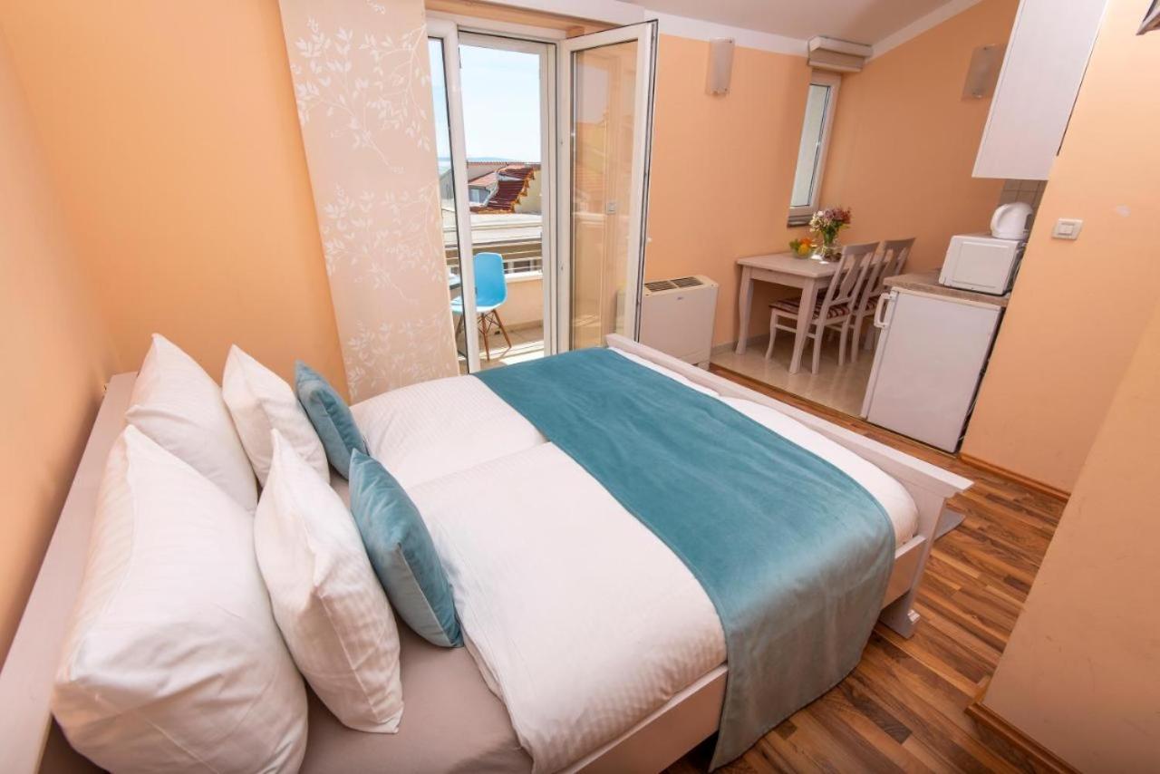 Apartmani Dubrava ポドストラナ エクステリア 写真