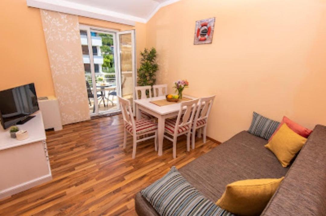 Apartmani Dubrava ポドストラナ エクステリア 写真