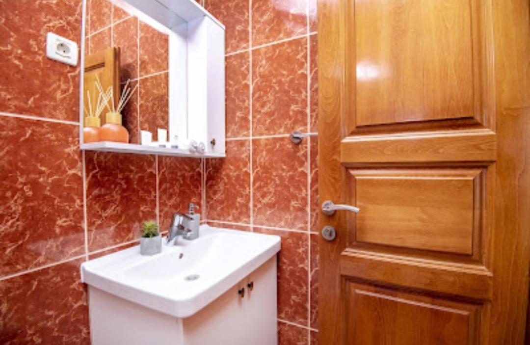 Apartmani Dubrava ポドストラナ エクステリア 写真