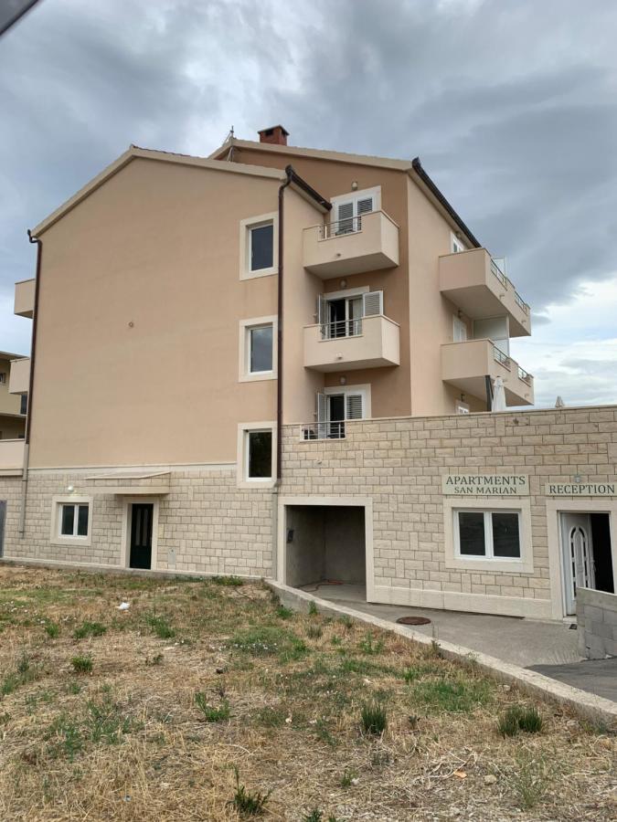 Apartmani Dubrava ポドストラナ エクステリア 写真