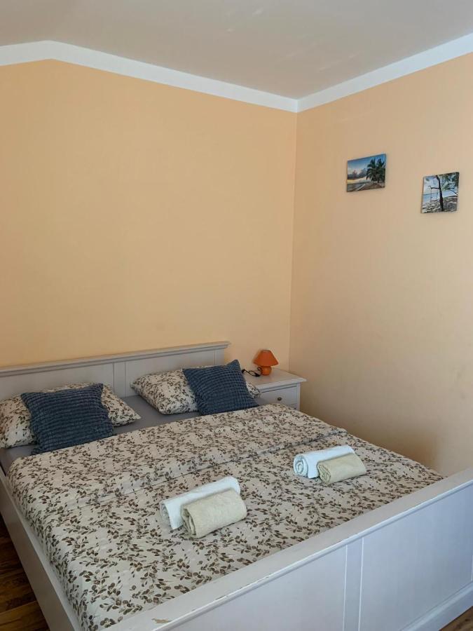 Apartmani Dubrava ポドストラナ エクステリア 写真