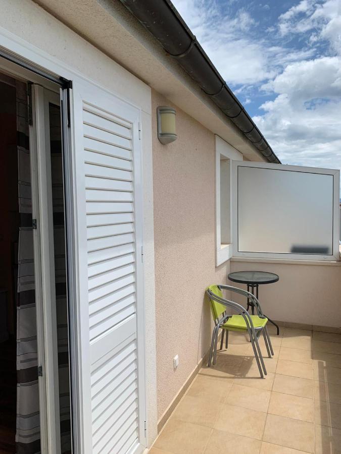 Apartmani Dubrava ポドストラナ エクステリア 写真