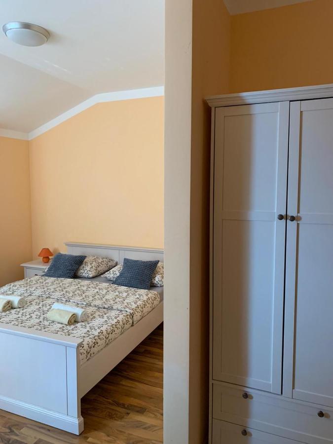 Apartmani Dubrava ポドストラナ エクステリア 写真