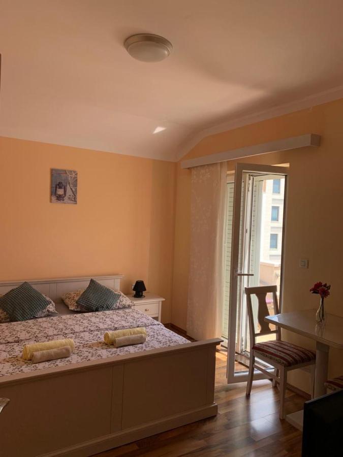 Apartmani Dubrava ポドストラナ エクステリア 写真