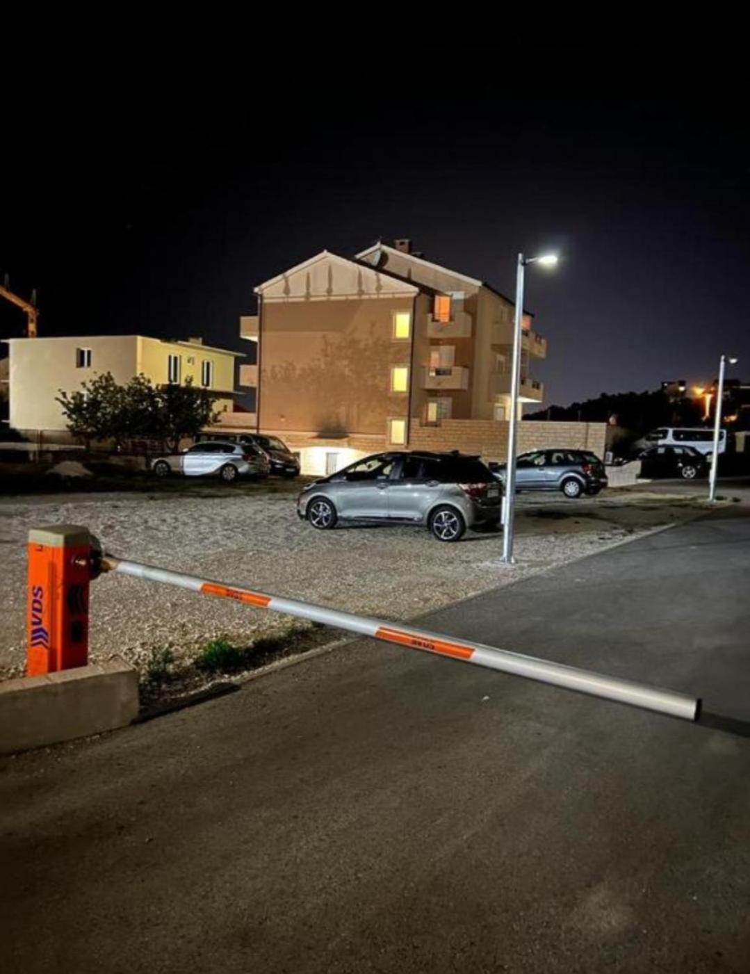 Apartmani Dubrava ポドストラナ エクステリア 写真